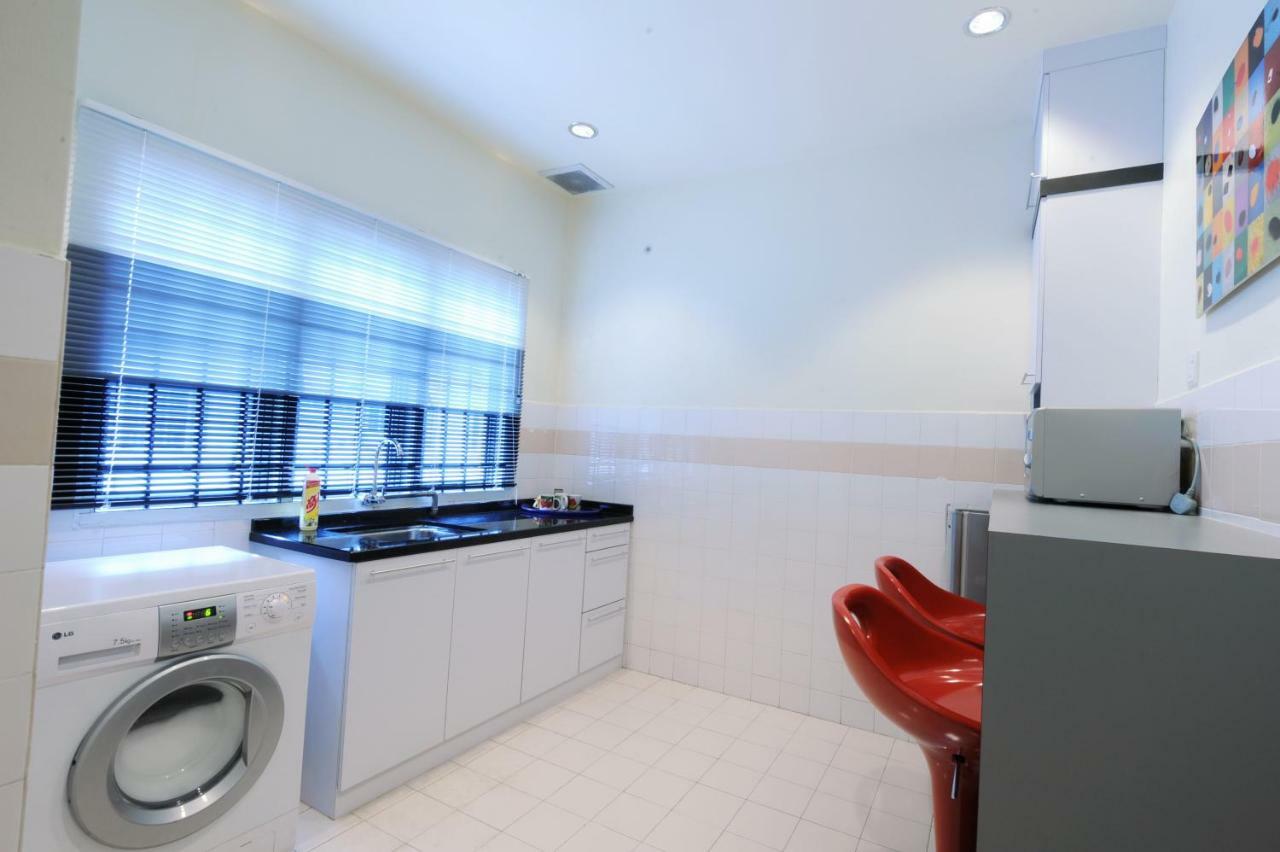 The One Vacation Home Malacca Exteriör bild