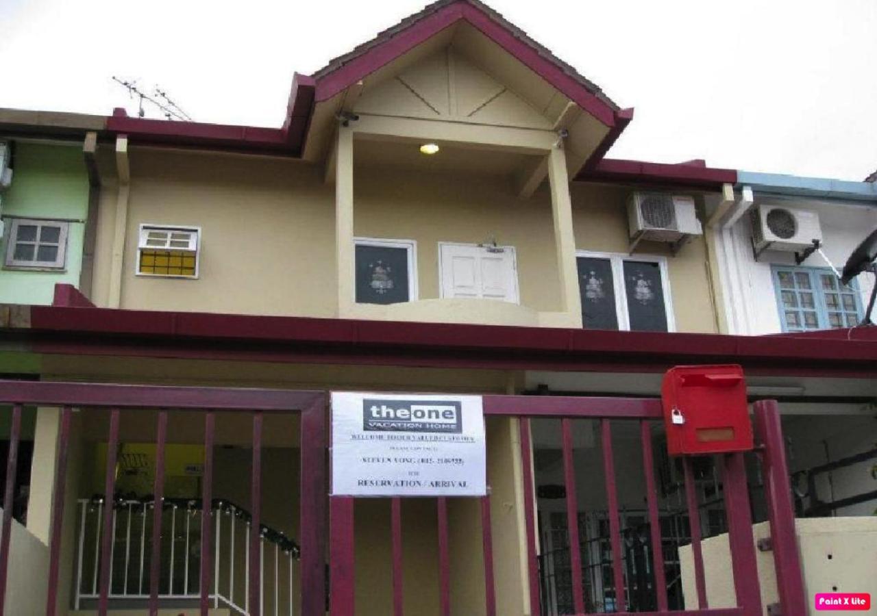 The One Vacation Home Malacca Exteriör bild